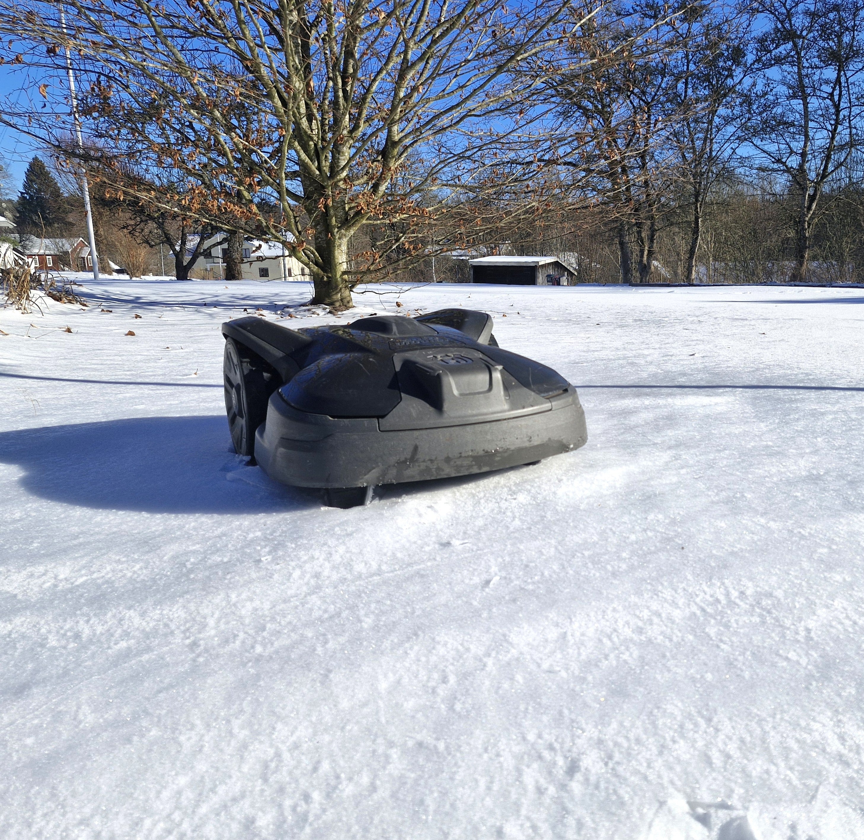 Automower 320 Nera i snön